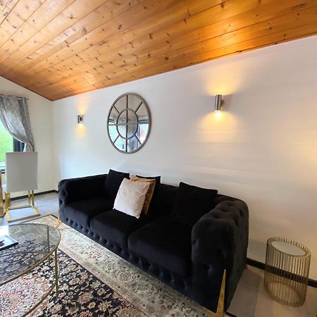 Magpie 2 Hot Tub Huntersmoon-Warminster-Longleat-Wiltshire Villa Luaran gambar