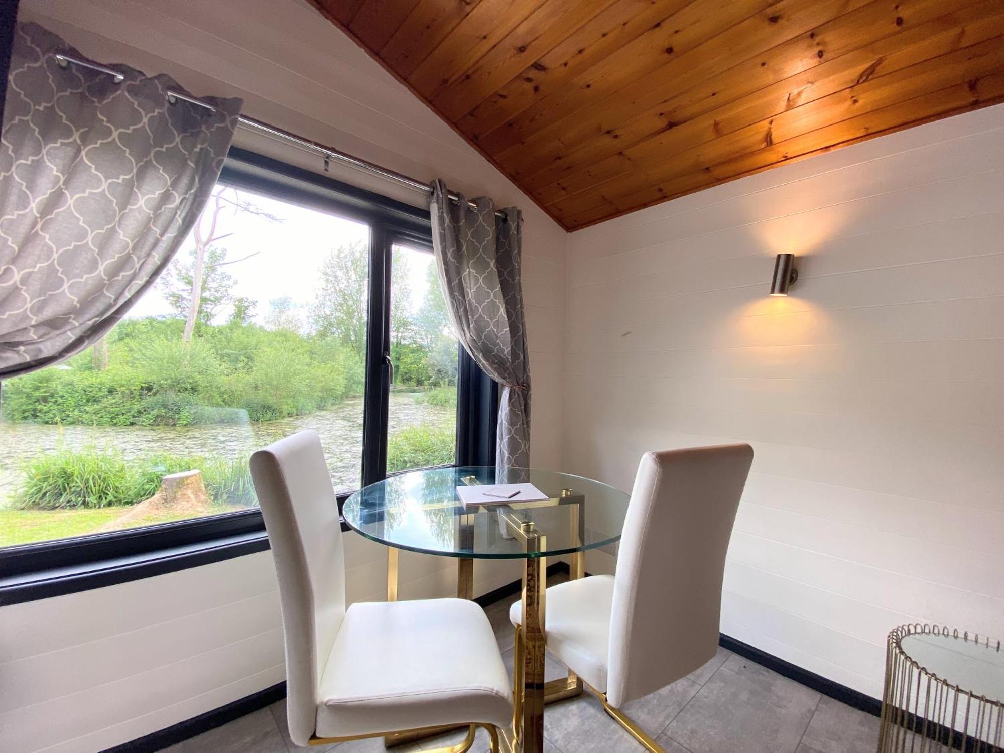 Magpie 2 Hot Tub Huntersmoon-Warminster-Longleat-Wiltshire Villa Luaran gambar